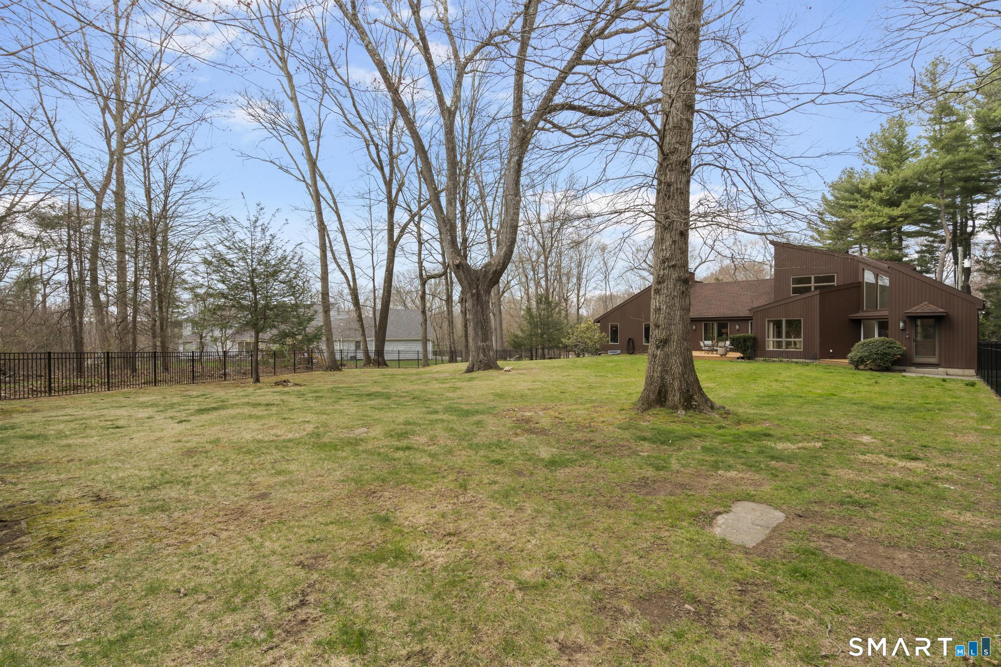 81 Deer Run Road Woodbridge, CT 06525 - Photo 33 of 40