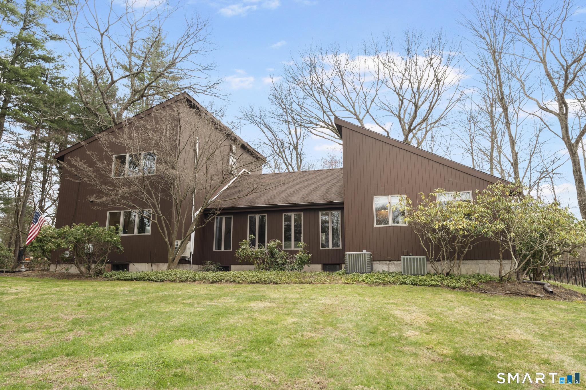 81 Deer Run Road Woodbridge, CT 06525 - Photo 34 of 40