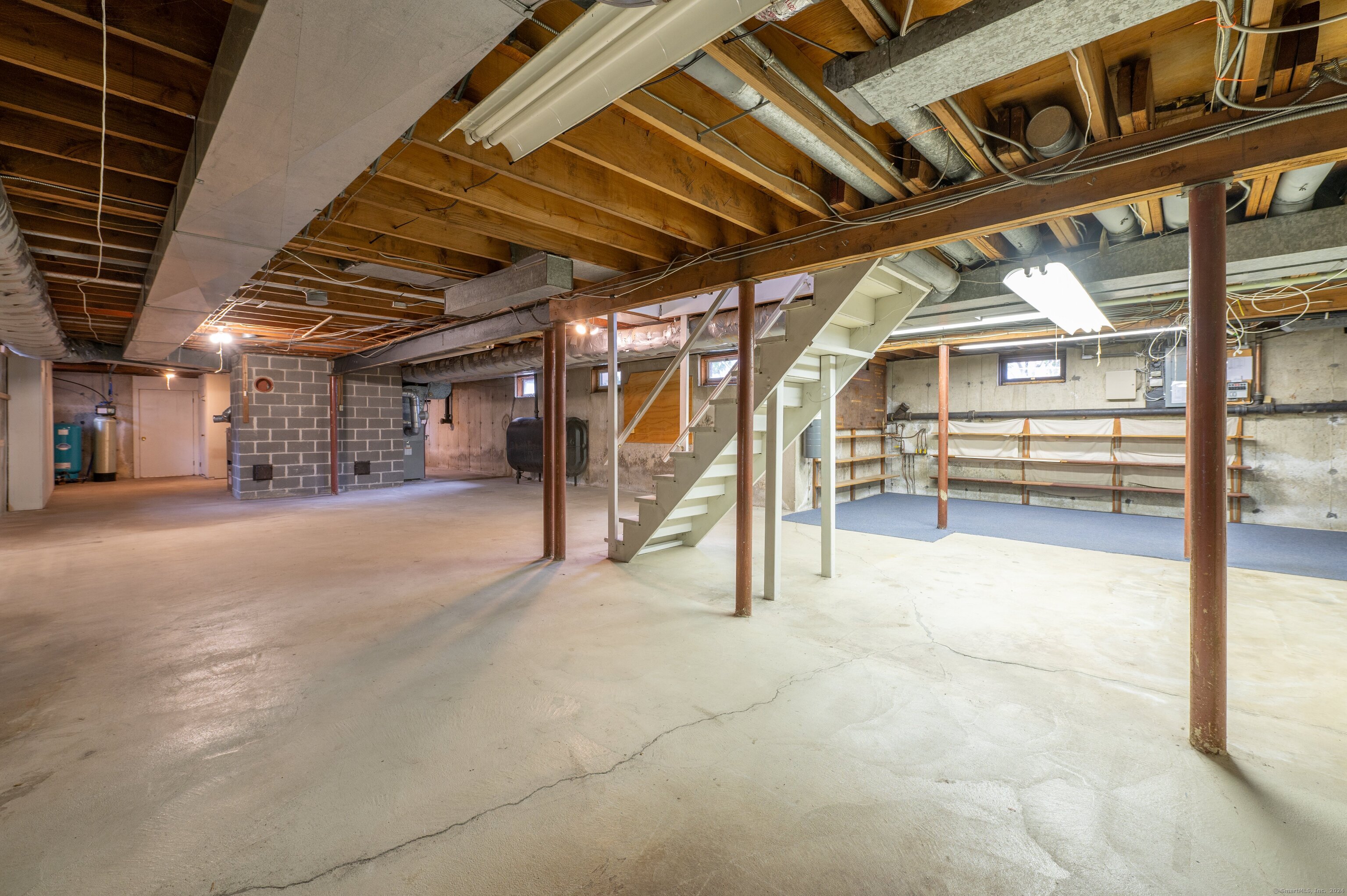 81 Deer Run Road Woodbridge, CT 06525 - Photo 35 of 40