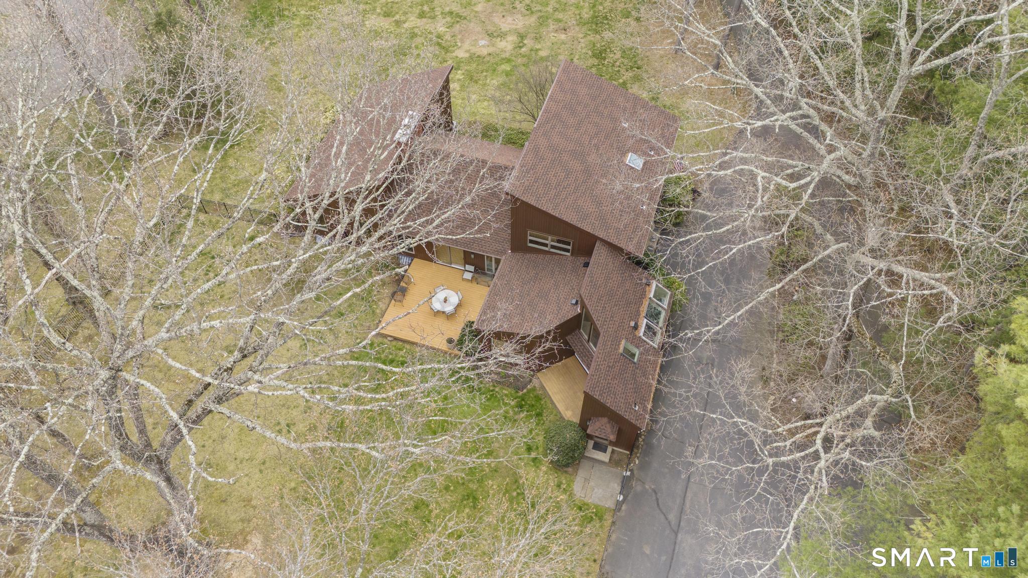 81 Deer Run Road Woodbridge, CT 06525 - Photo 38 of 40