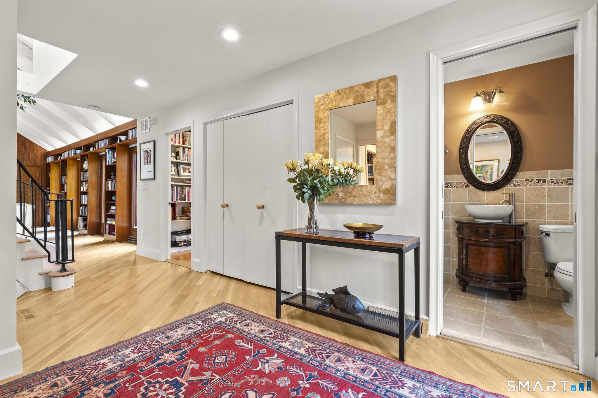 81 Deer Run Road Woodbridge, CT 06525 - Photo 4 of 40