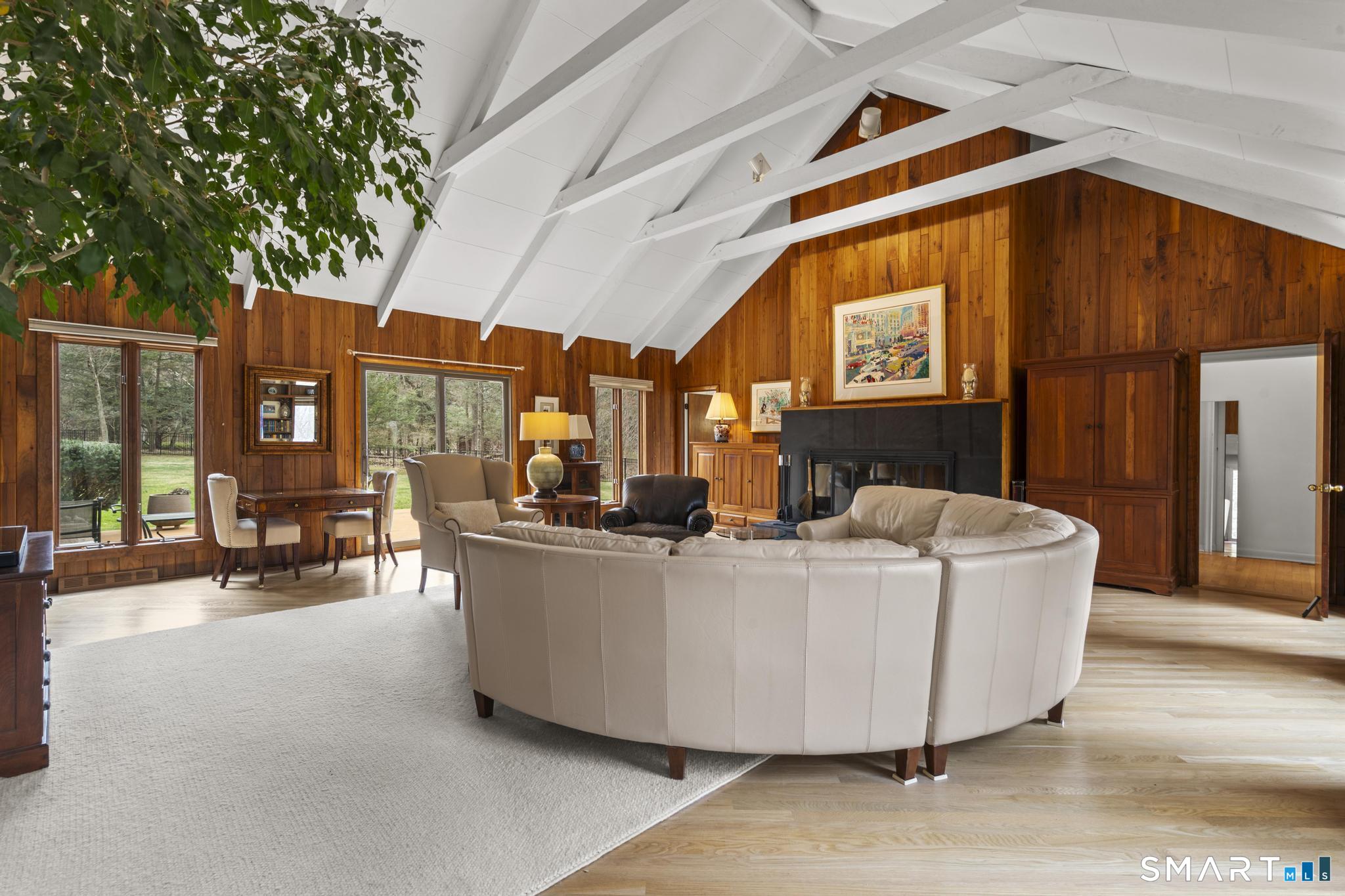 81 Deer Run Road Woodbridge, CT 06525 - Photo 5 of 40