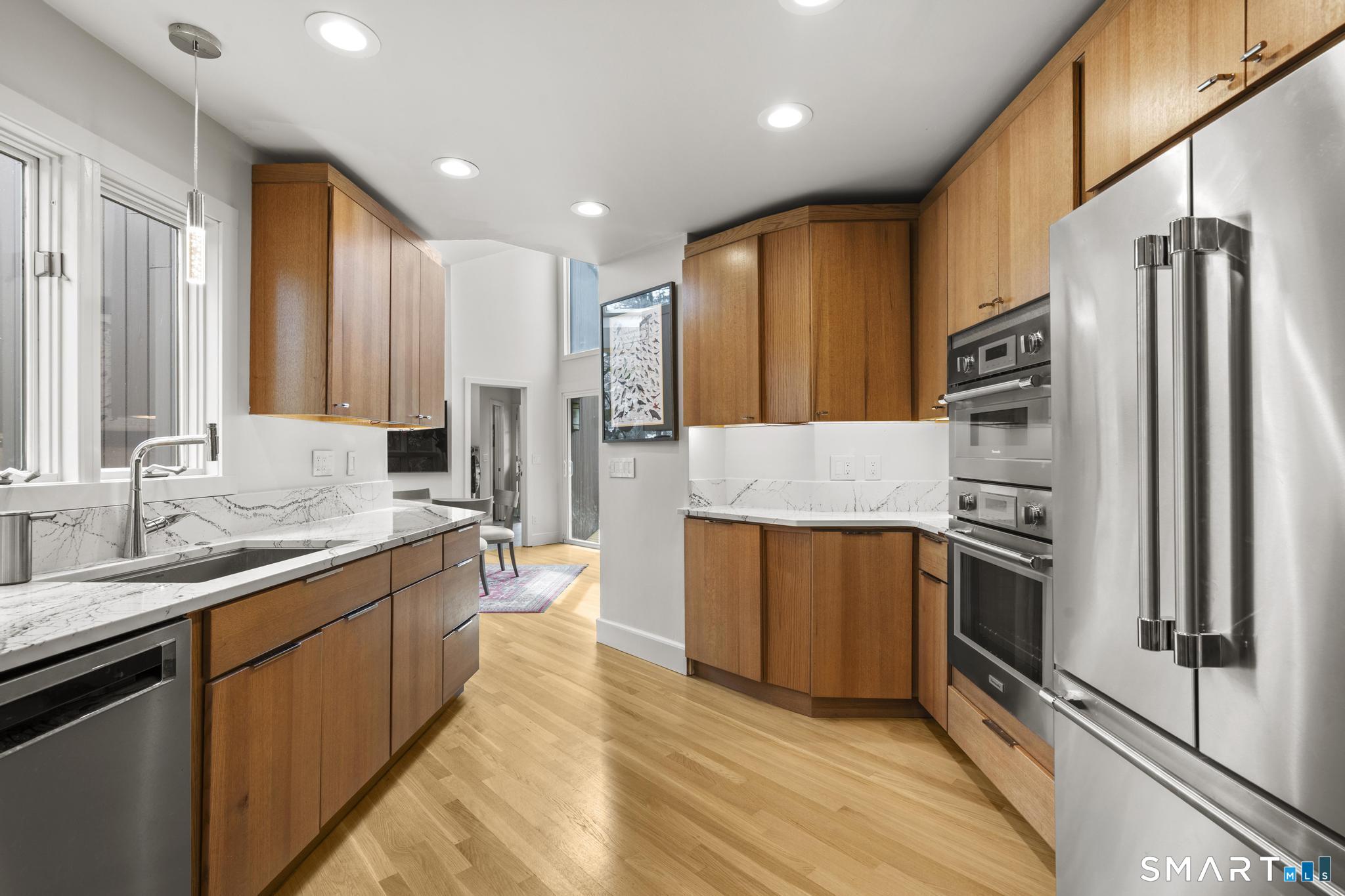 81 Deer Run Road Woodbridge, CT 06525 - Photo 10 of 40