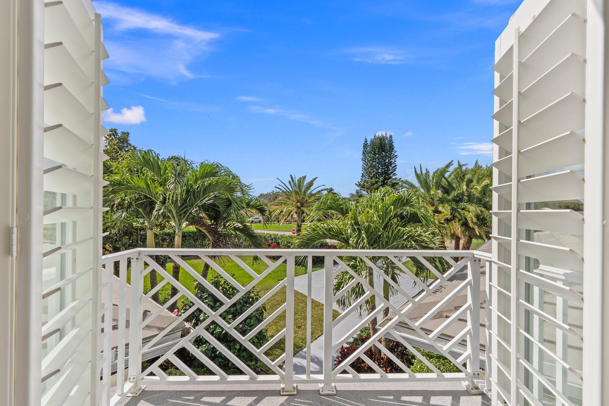 3142 Southeast Fairway West Stuart, FL 34997 - Photo 26 of 38 a view of outdoor space with plants