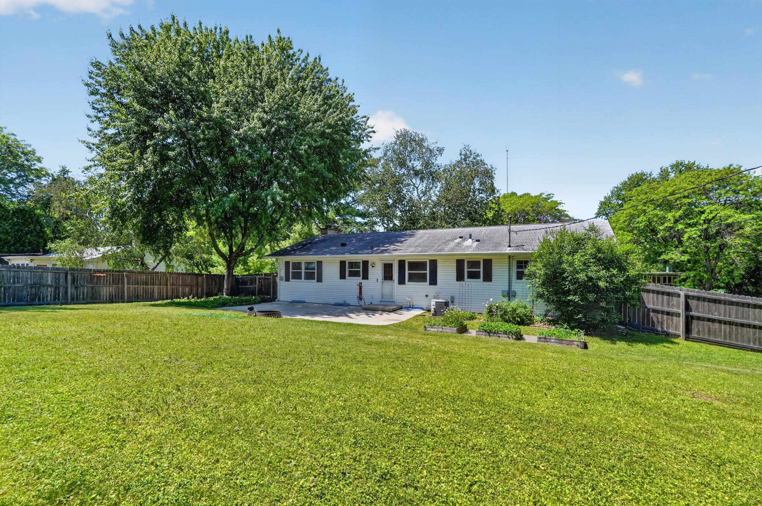 5717 Piping Rock Road Madison, WI 53711 - Photo 5 of 55