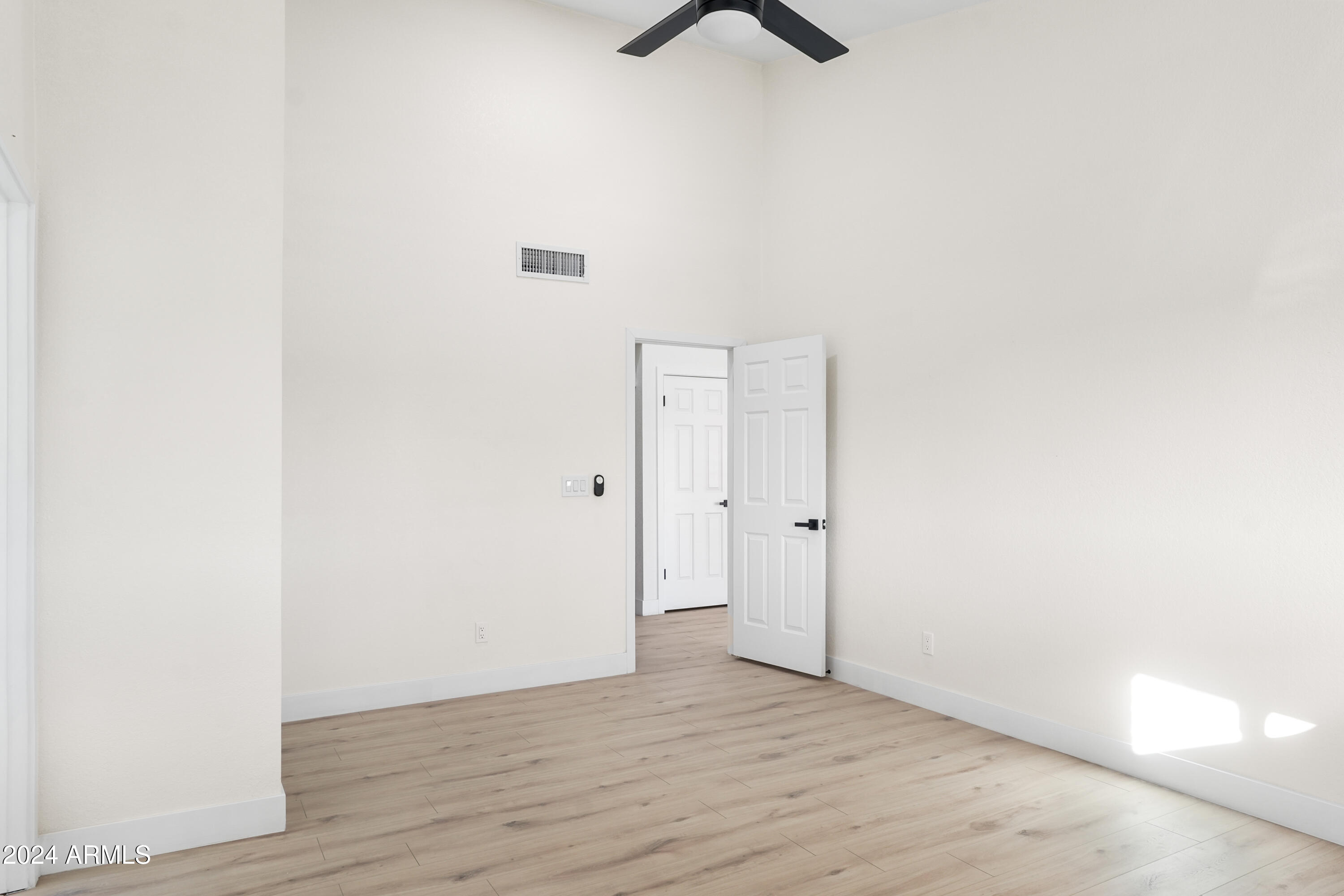 7817 West Wethersfield Road Peoria, AZ 85381 - Photo 20 of 32 DSC04699