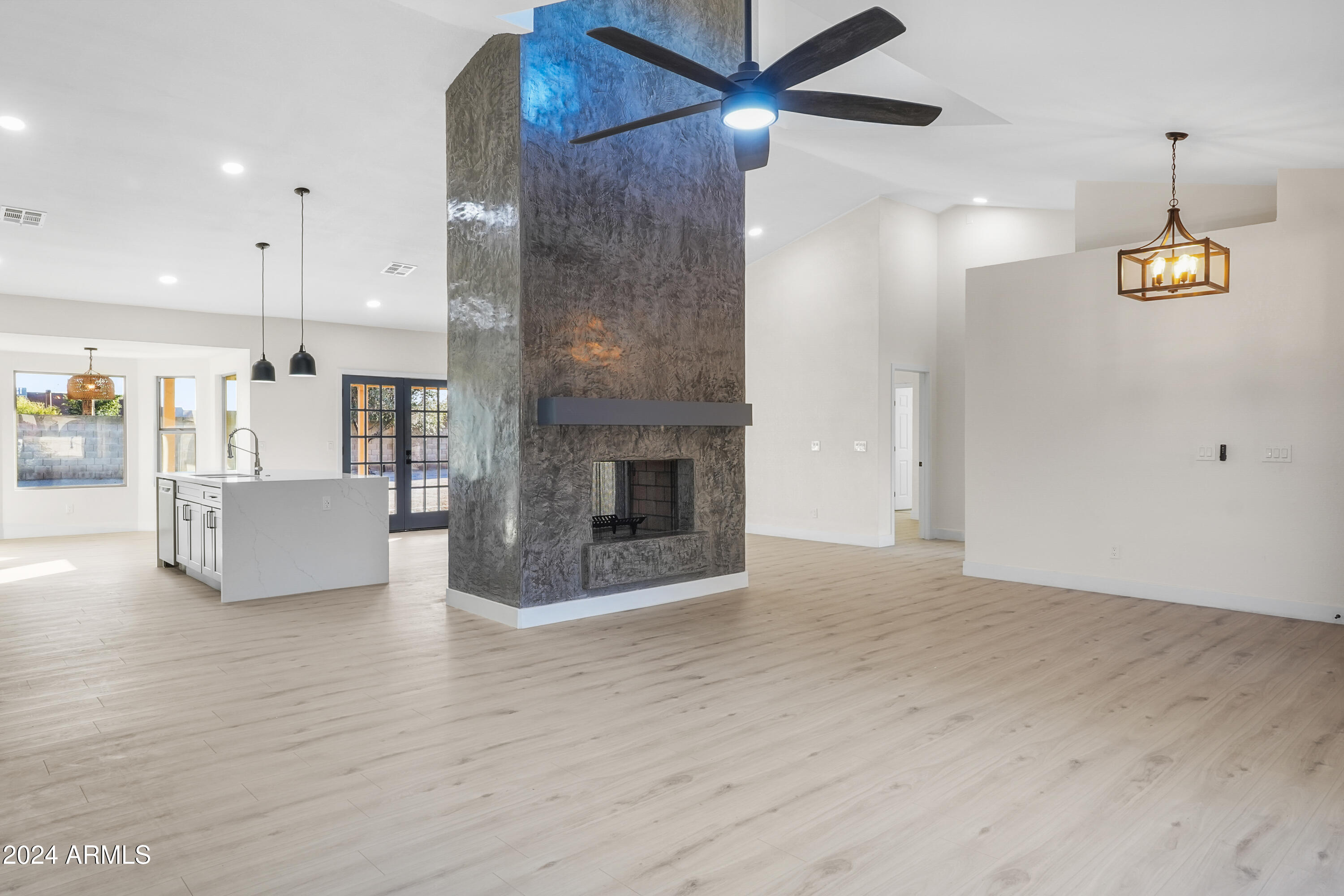 7817 West Wethersfield Road Peoria, AZ 85381 - Photo 3 of 32 DSC04734