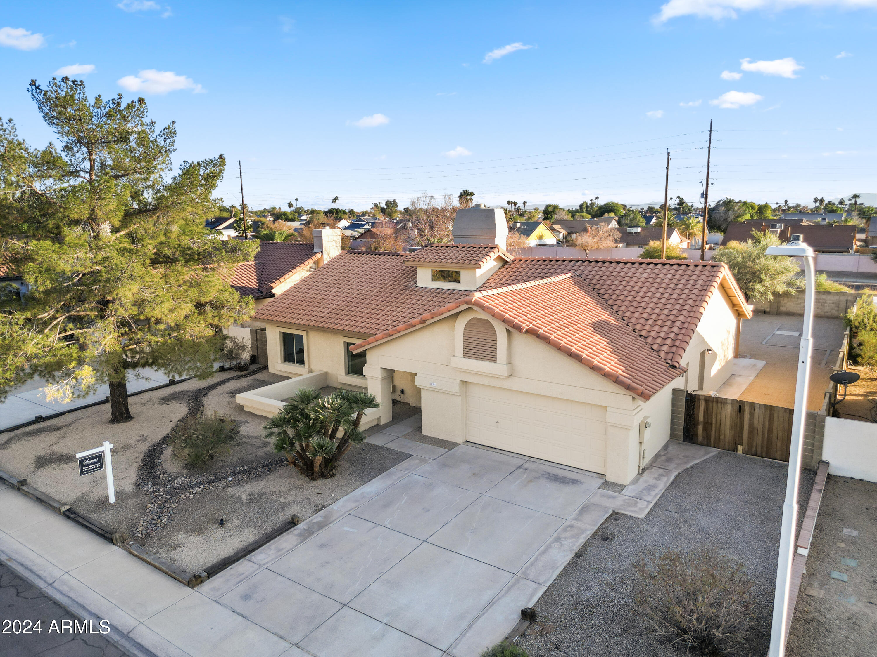 7817 West Wethersfield Road Peoria, AZ 85381 - Photo 10 of 32 DJI_0818
