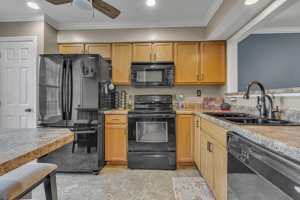 107 Castle View Drive McKees Rocks, PA 15136 - Photo 11 of 25