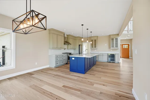 $825,000 | 2 Welding Way, Colonie, NY 12047