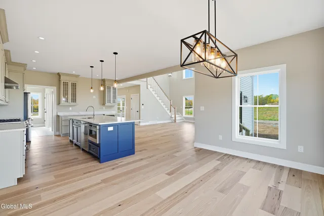 $825,000 | 2 Welding Way, Colonie, NY 12047