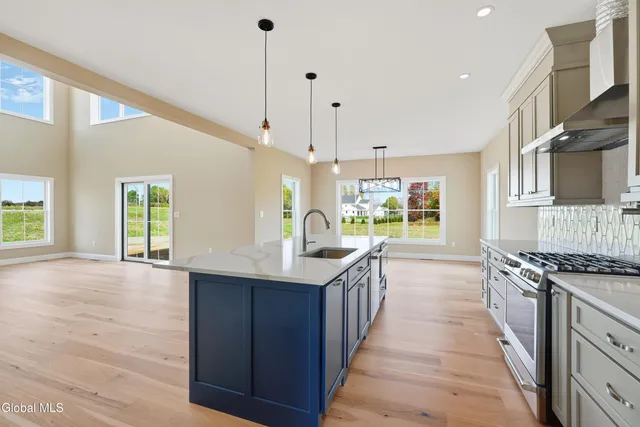 $825,000 | 2 Welding Way, Colonie, NY 12047