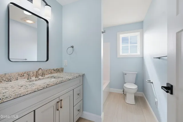 $825,000 | 2 Welding Way, Colonie, NY 12047