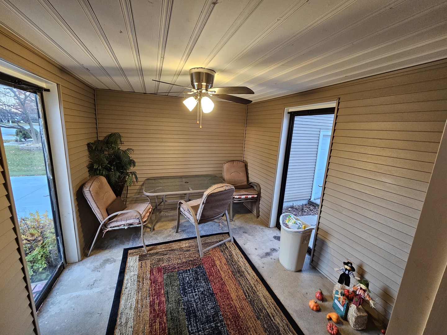 239 South McLean Boulevard Elgin, IL 60123 - Photo 20 of 30 a living room with furniture and a wooden floor