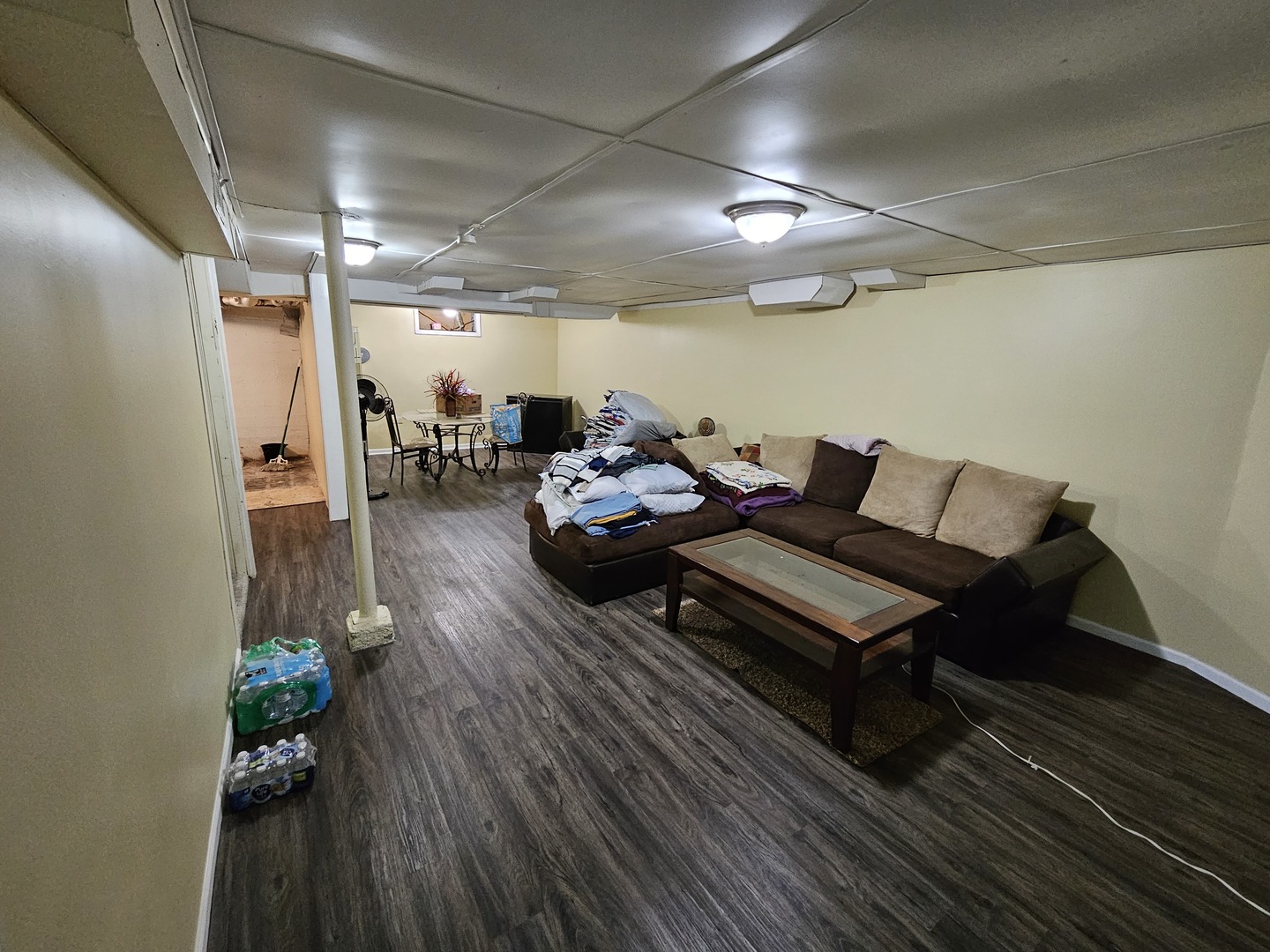 239 South McLean Boulevard Elgin, IL 60123 - Photo 21 of 30 a sitting area with furniture and wooden floor