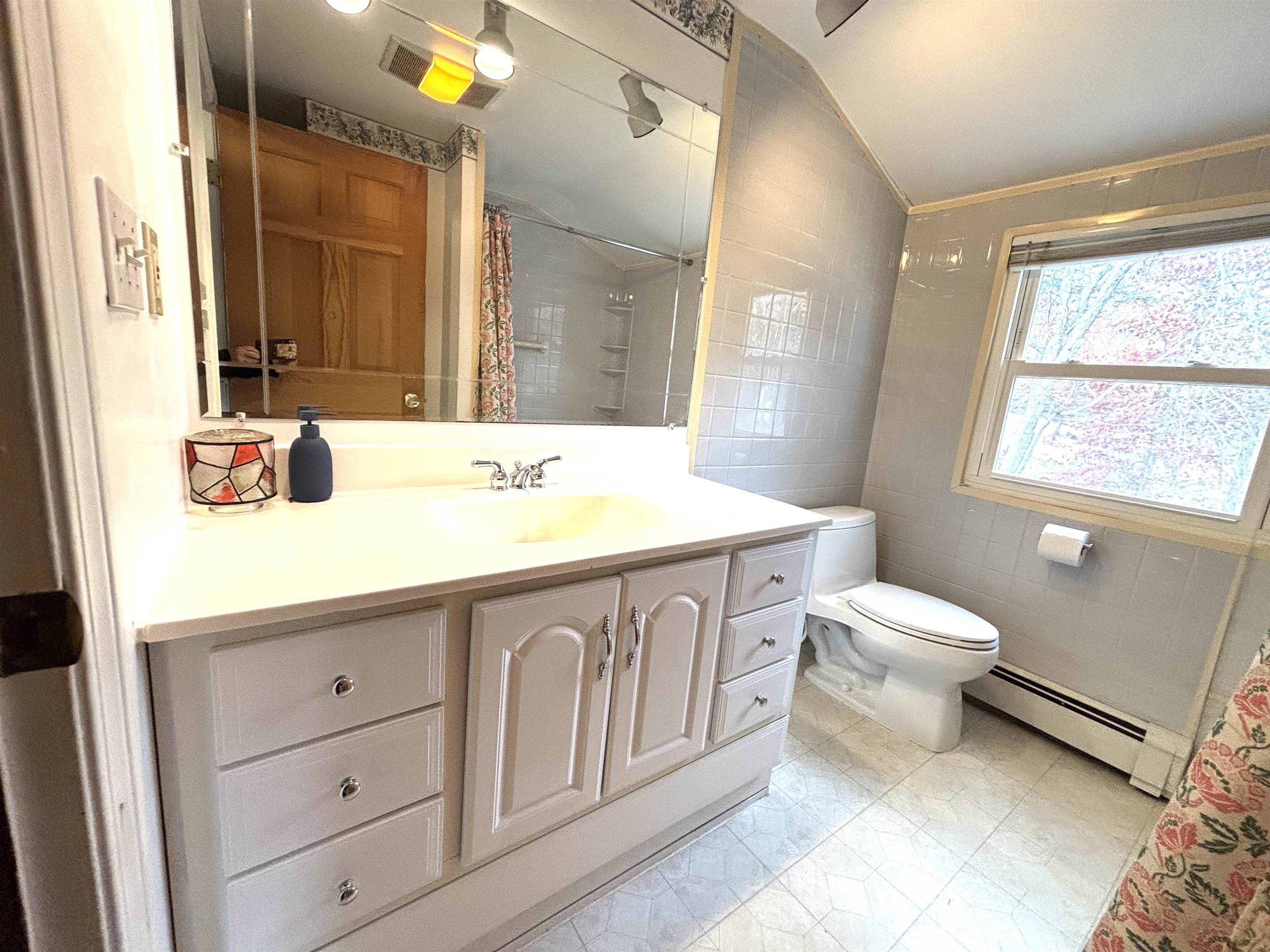 10 Townsend Avenue Salem, NH 03079 - Photo 13 of 41