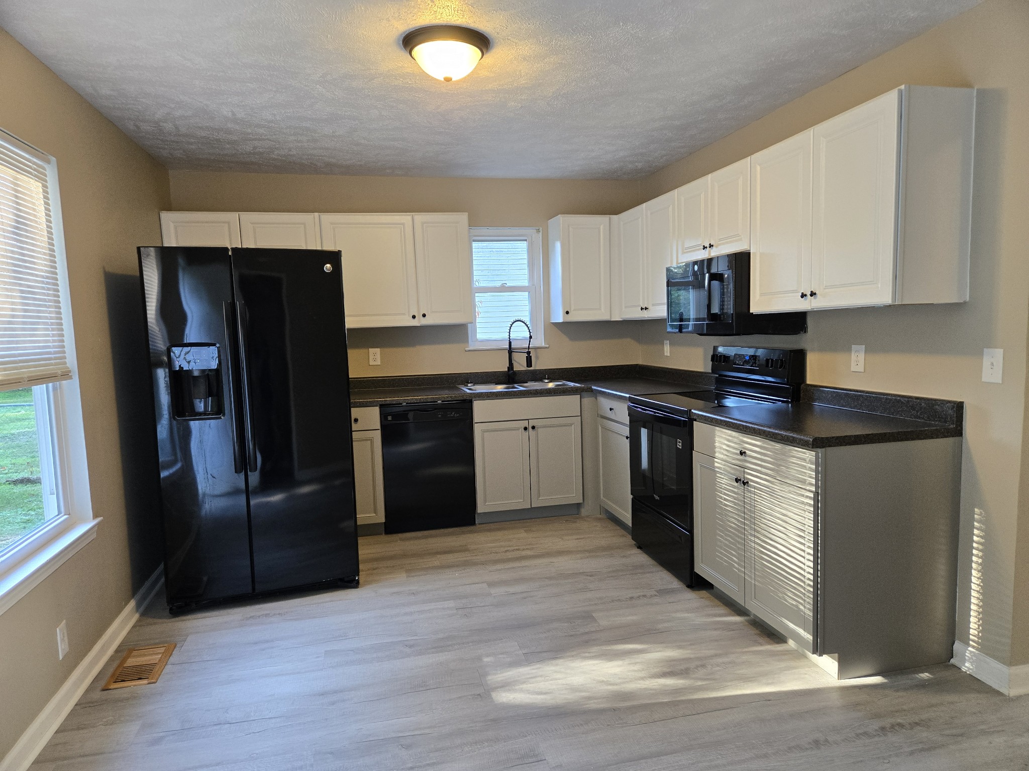 6 C Cable Road Oak Grove, KY 42262 - Photo 8 of 16 Gallery Image 8