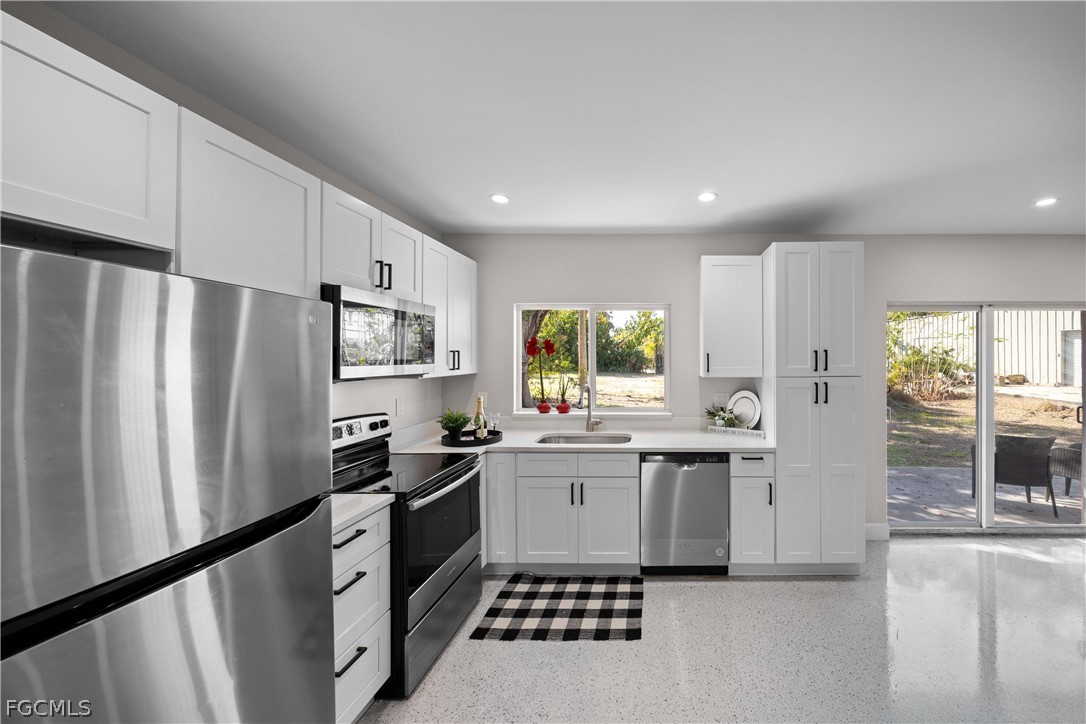 887 Casa Ybel Road Sanibel, FL 33957 - Photo 11 of 49