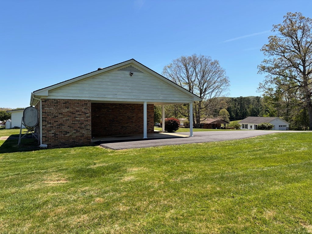 408 Timberline Road Galax, VA 24333 - Photo 35 of 49 Gallery Image 35