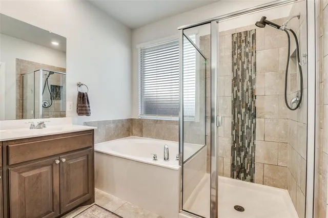 $329,900 | 157 Wagon Wheel Drive, Waxahachie, TX 75167