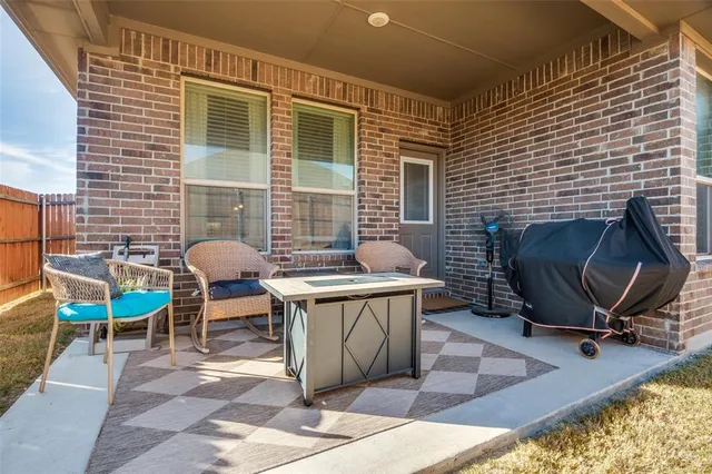 $329,900 | 157 Wagon Wheel Drive, Waxahachie, TX 75167