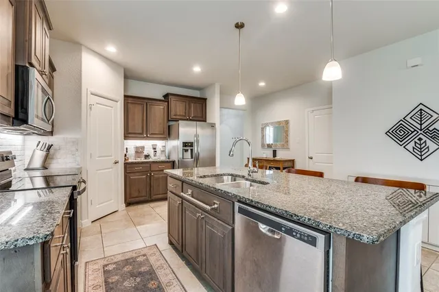 $329,900 | 157 Wagon Wheel Drive, Waxahachie, TX 75167