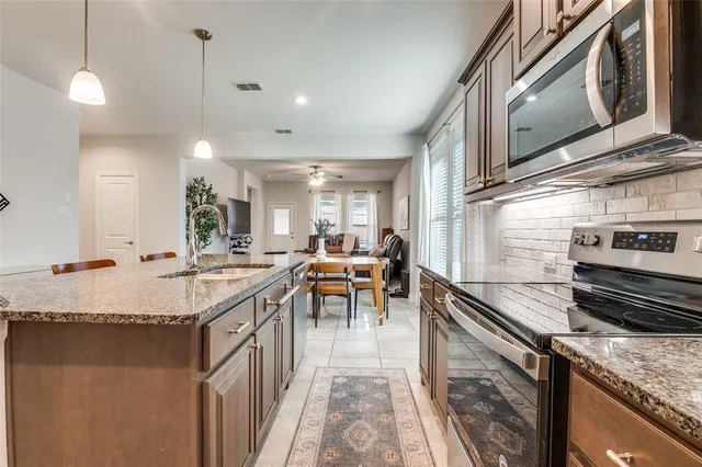 $329,900 | 157 Wagon Wheel Drive, Waxahachie, TX 75167