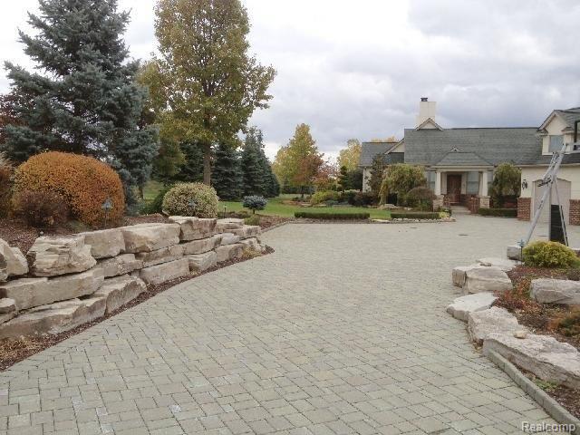 Ridge #2 entry drive.JPG