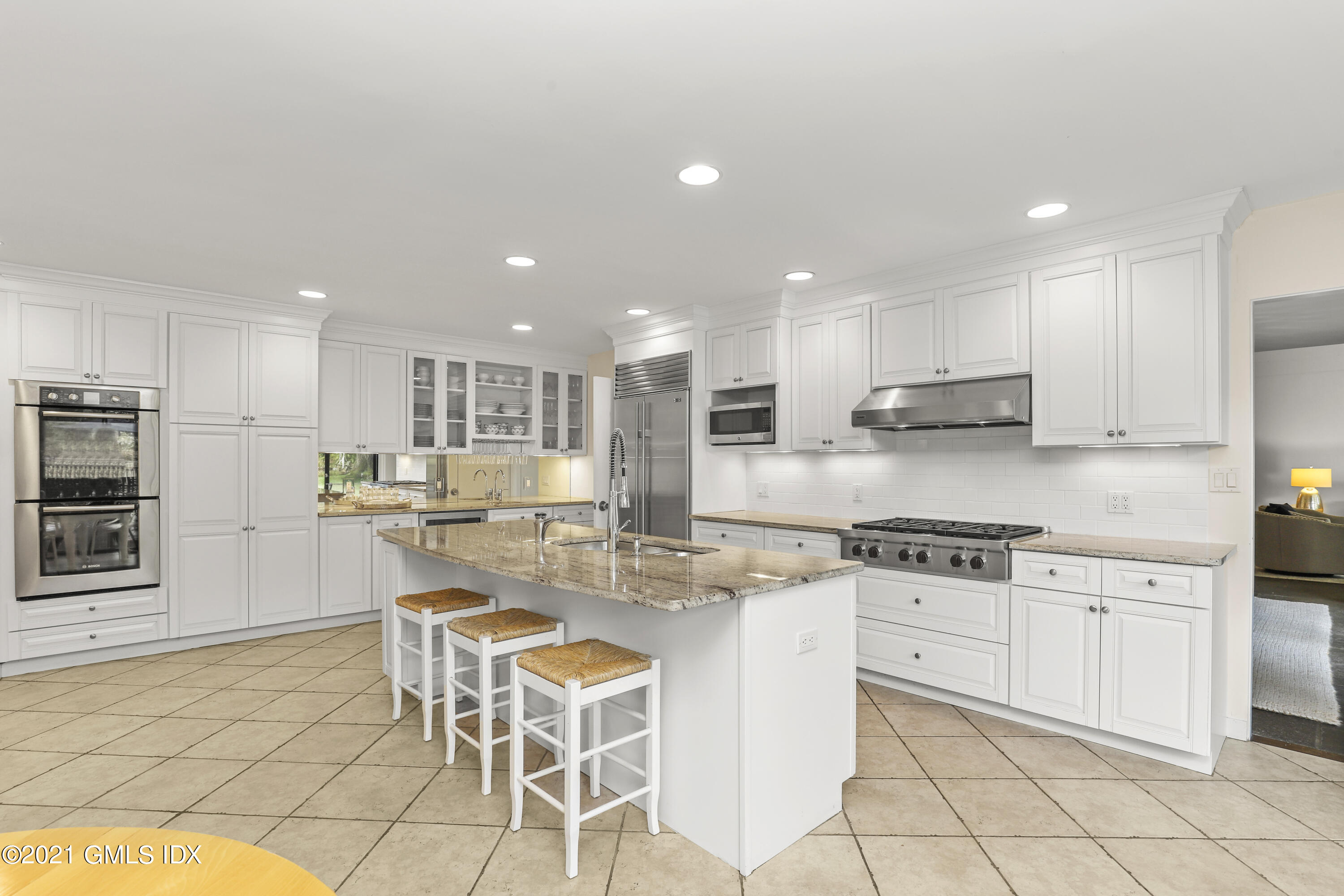 21 Wooddale Road Greenwich, CT 06830 - Photo 14 of 21 21 Wooddale Rd Greenwich CT-print-011-01