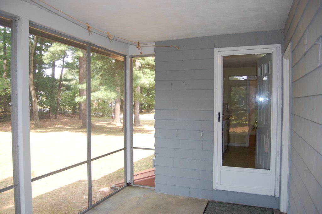 16 Berkshire Road Chelmsford, MA 01863 - Photo 3 of 10 Gallery Image 3