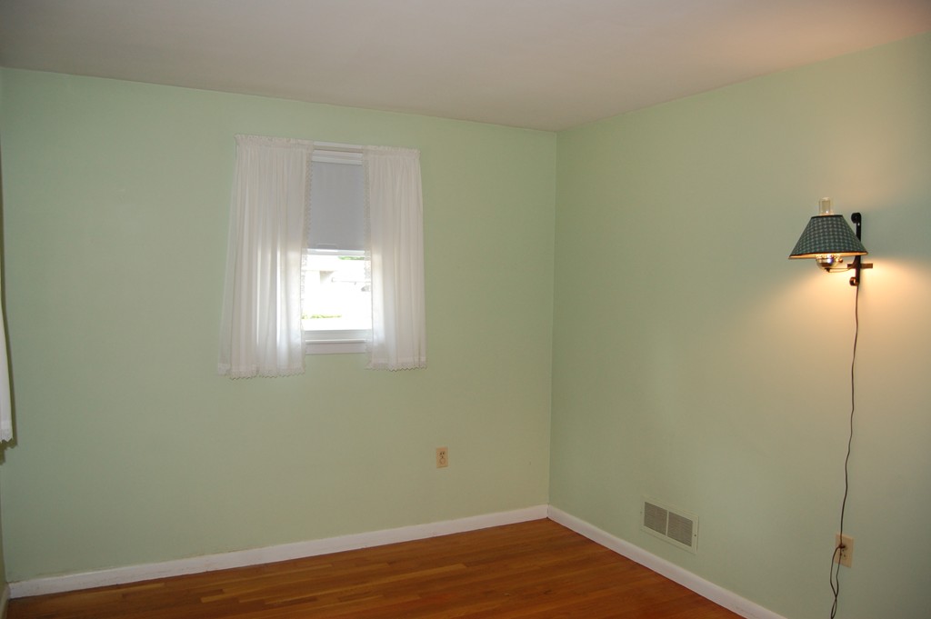 16 Berkshire Road Chelmsford, MA 01863 - Photo 10 of 10 Gallery Image 10