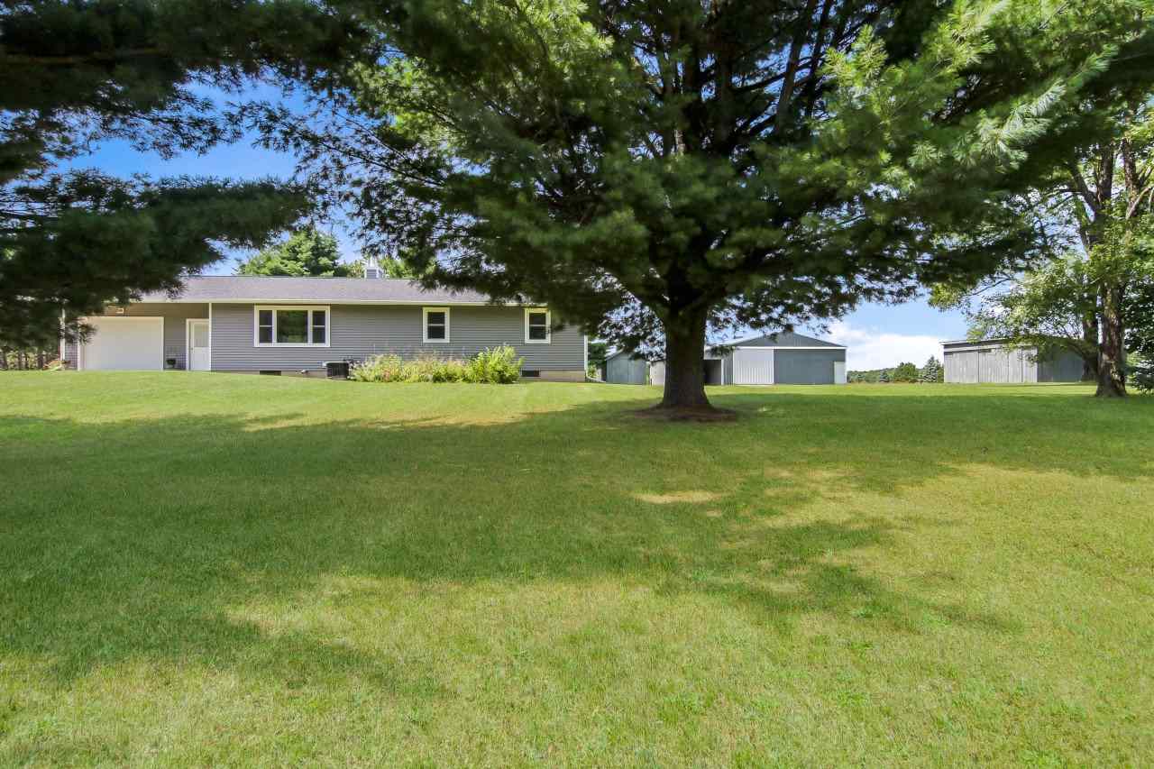 5535 Goodrick Road Traverse City, MI 49684 - Photo 3 of 44 1865720-2.JPG