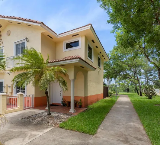 a front view of house with yard
