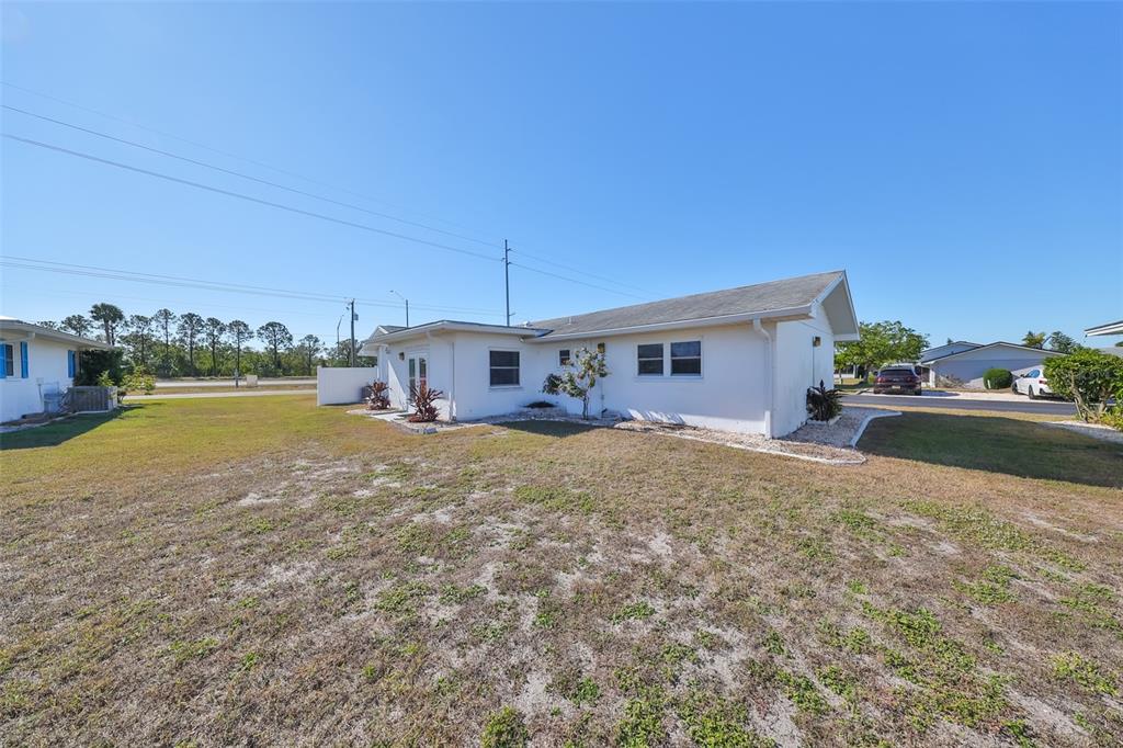 703 Rutgers Place Sun City Center, FL 33573 - Photo 18 of 21