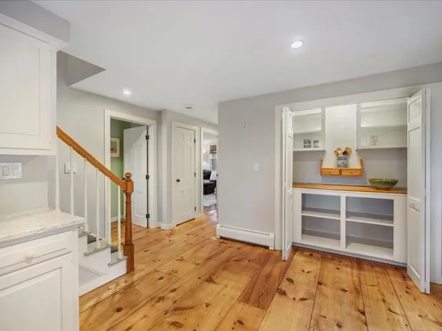 $1,099,000 | 24 Peaceful Way, Tiverton, RI 02878