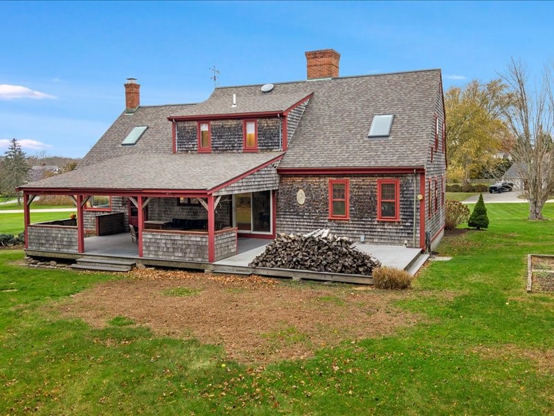 24 Peaceful Way Tiverton, RI 02878 - Photo 5 of 49