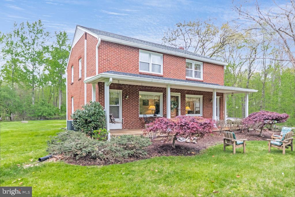 17301 Joplin Road Triangle, VA 22172 - Photo 21 of 26 Lovely landscaping