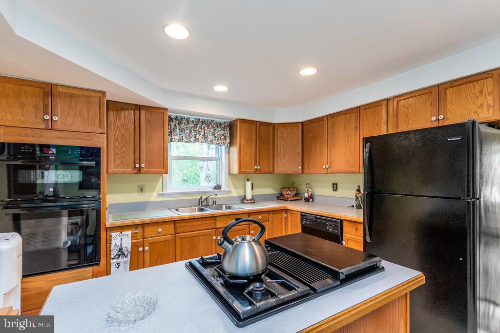 17301 Joplin Road Triangle, VA 22172 - Photo 8 of 26 Kitchen