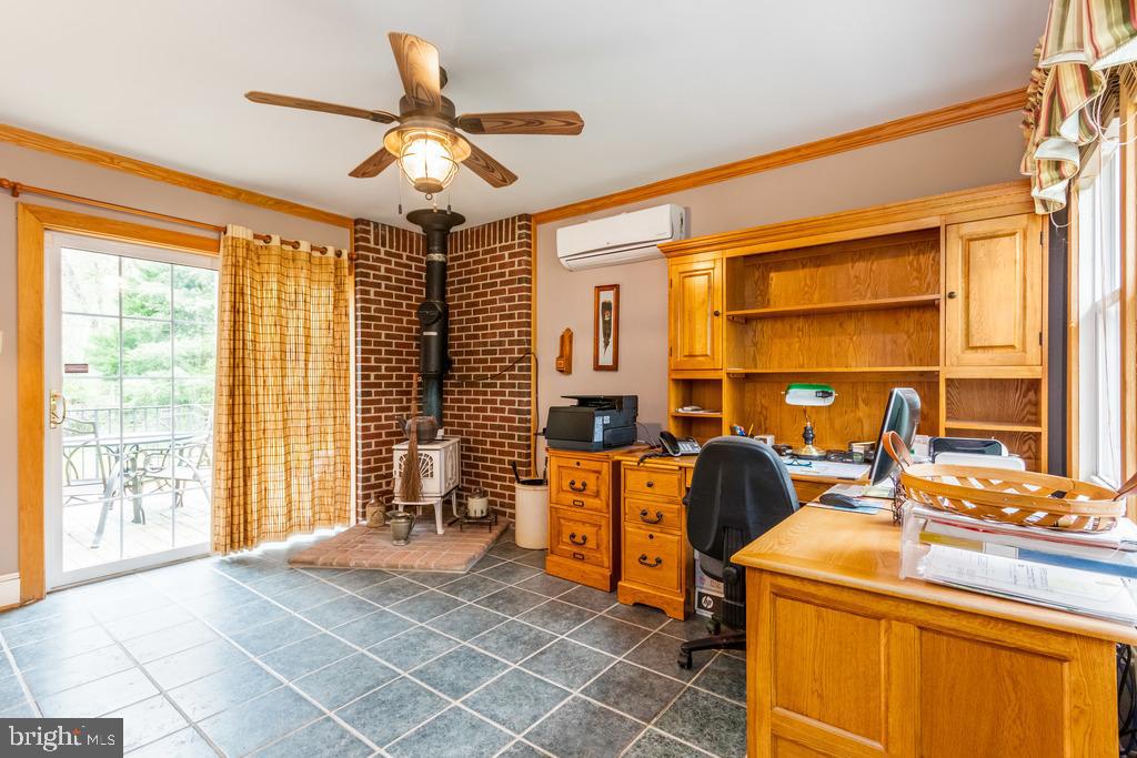 17301 Joplin Road Triangle, VA 22172 - Photo 10 of 26 Den with wood stove