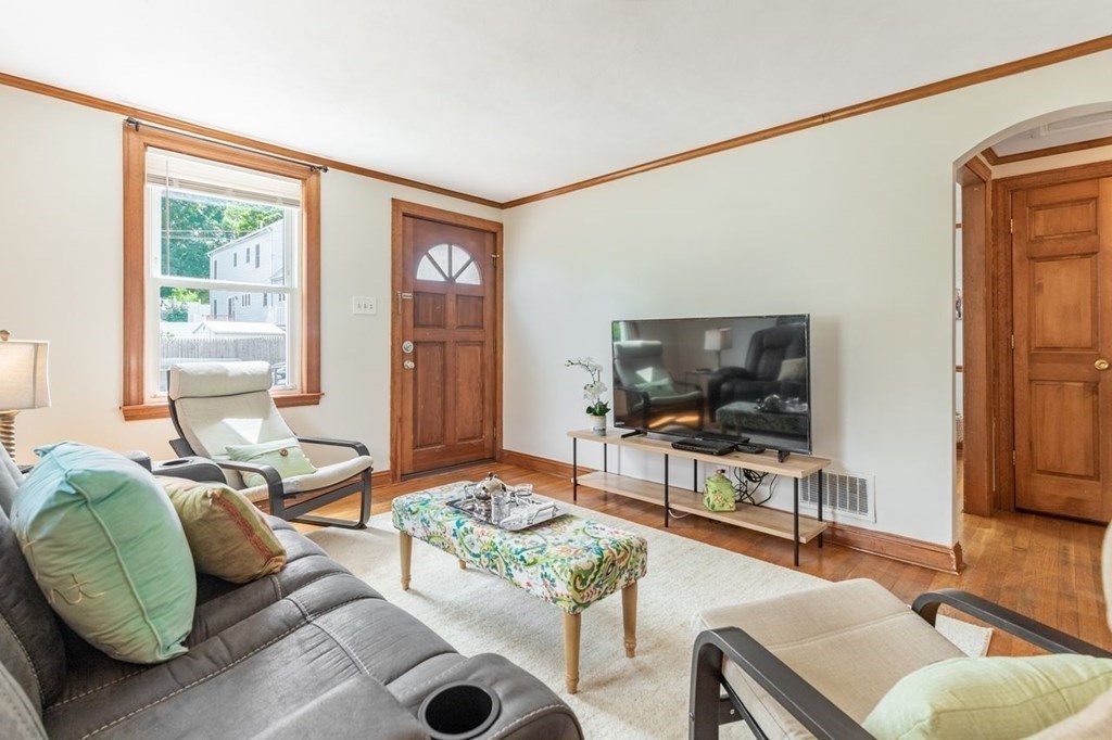 44 Ralph Street Medford, MA 02155 - Photo 6 of 28 Gallery Image 6