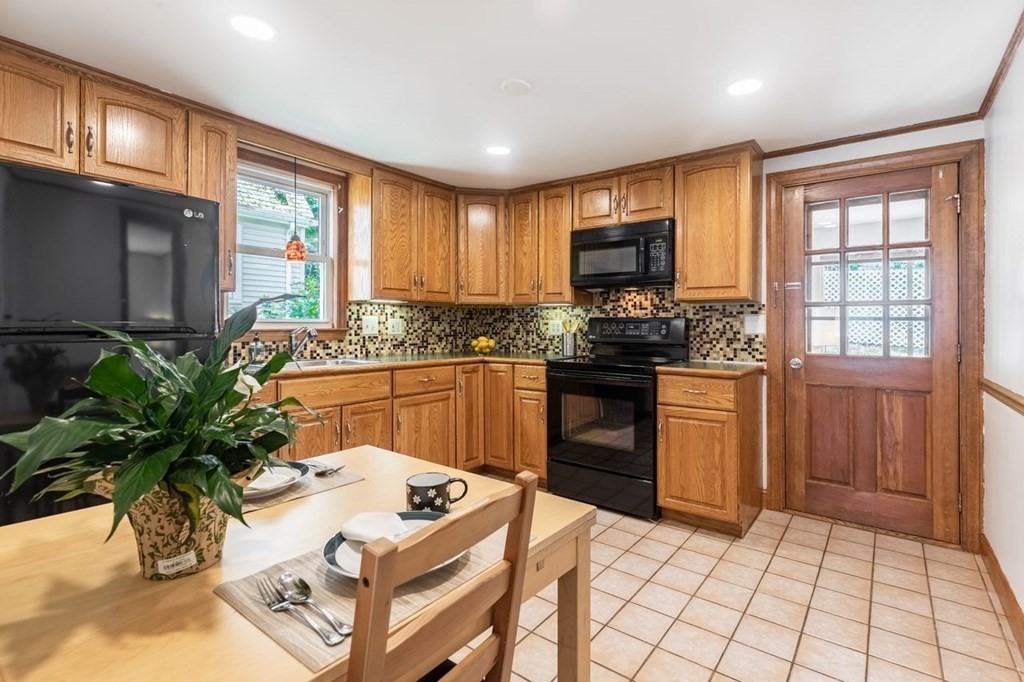 44 Ralph Street Medford, MA 02155 - Photo 8 of 28 Gallery Image 8