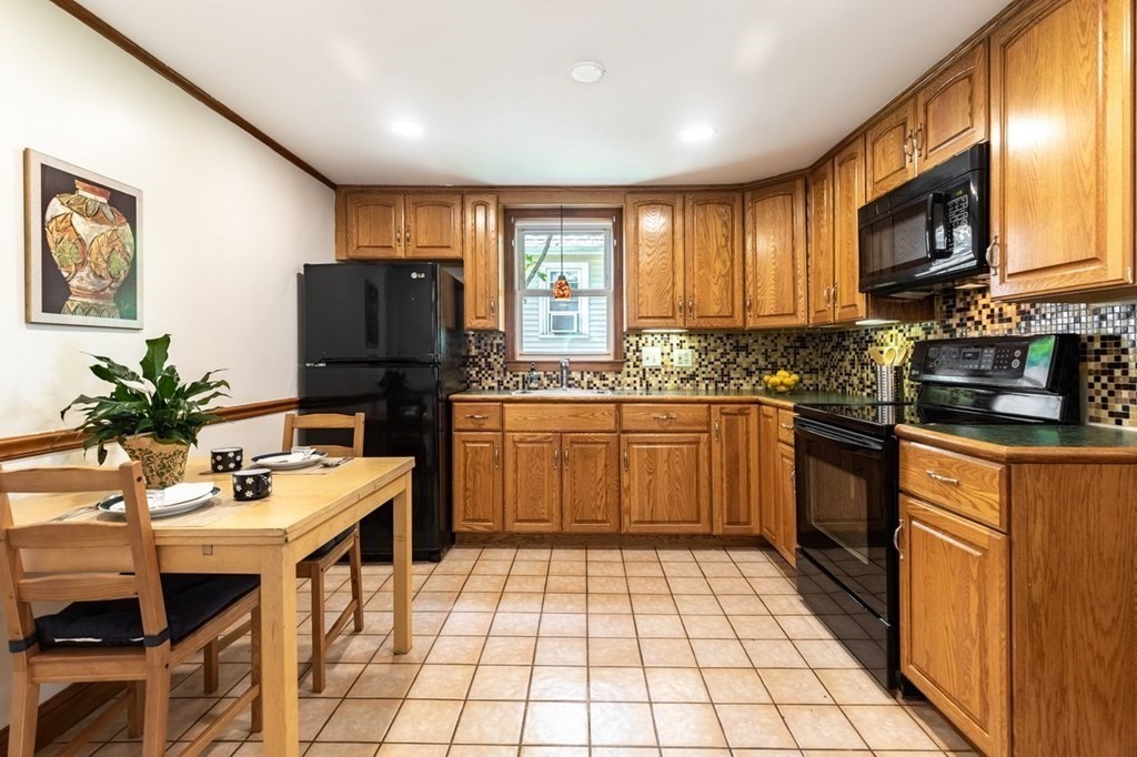 44 Ralph Street Medford, MA 02155 - Photo 9 of 28 Gallery Image 9