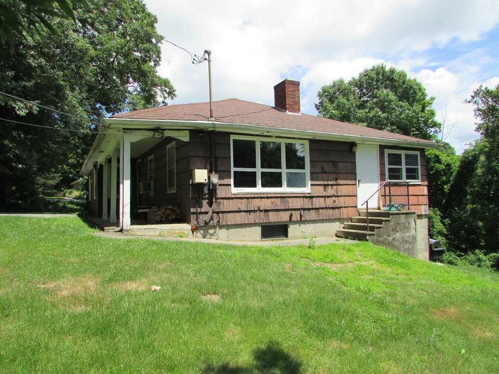 86 Center Road Dudley, MA 01571 - Photo 3 of 25 Gallery Image 3