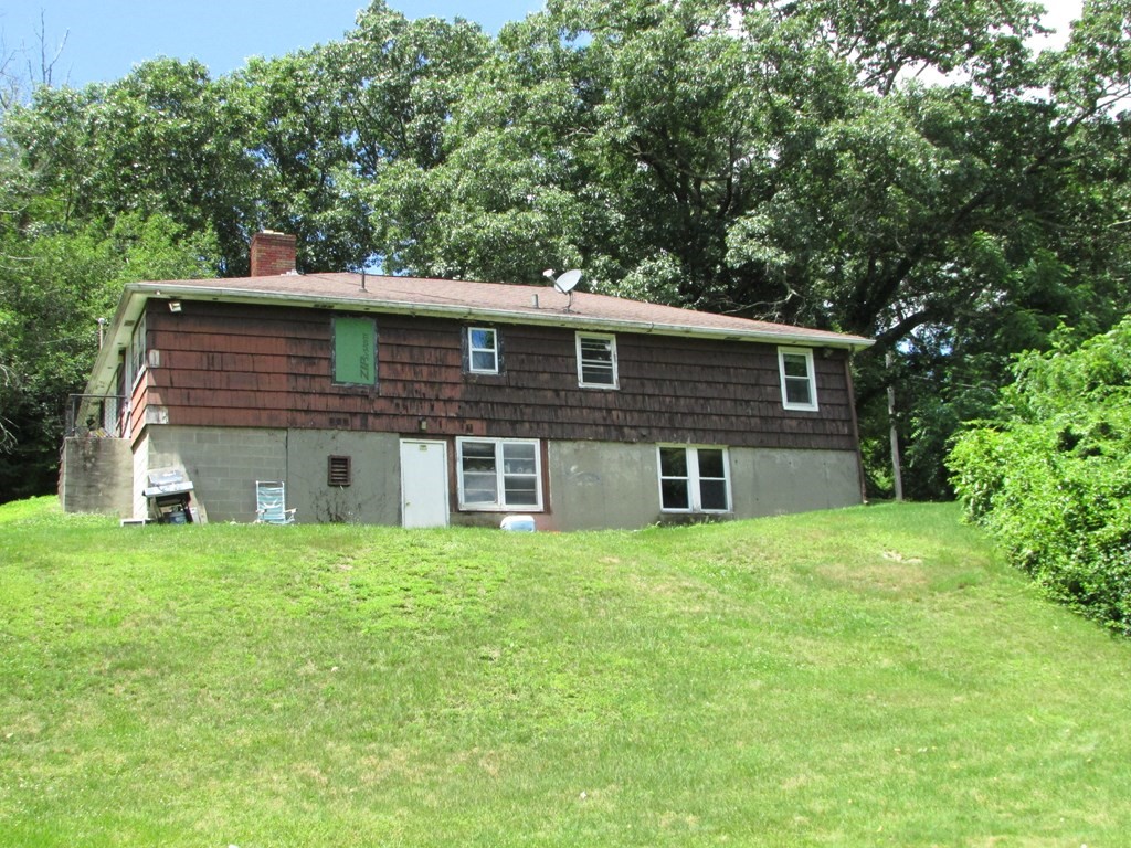 86 Center Road Dudley, MA 01571 - Photo 6 of 25 Gallery Image 6