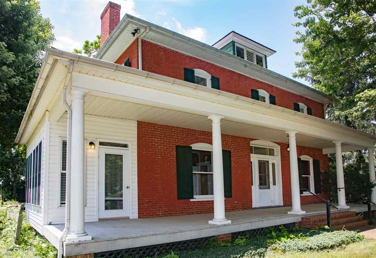 395 Kindig Road Waynesboro, VA 22980 - Photo 2 of 45 a front view of a house with a yard