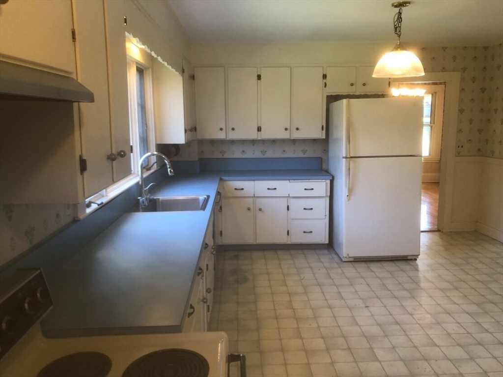 133 Clapp Road Scituate, MA 02066 - Photo 11 of 24 Gallery Image 11