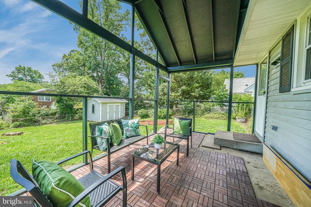 a view of porch with a patio