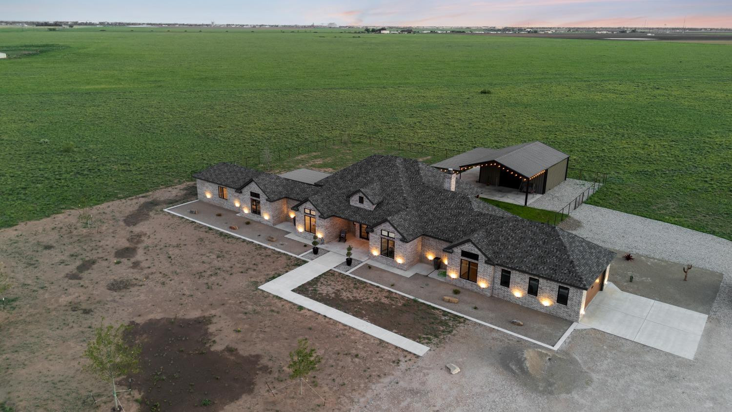 1887 County Road Levelland, TX 79336 - Photo 5 of 47 Photo 5
