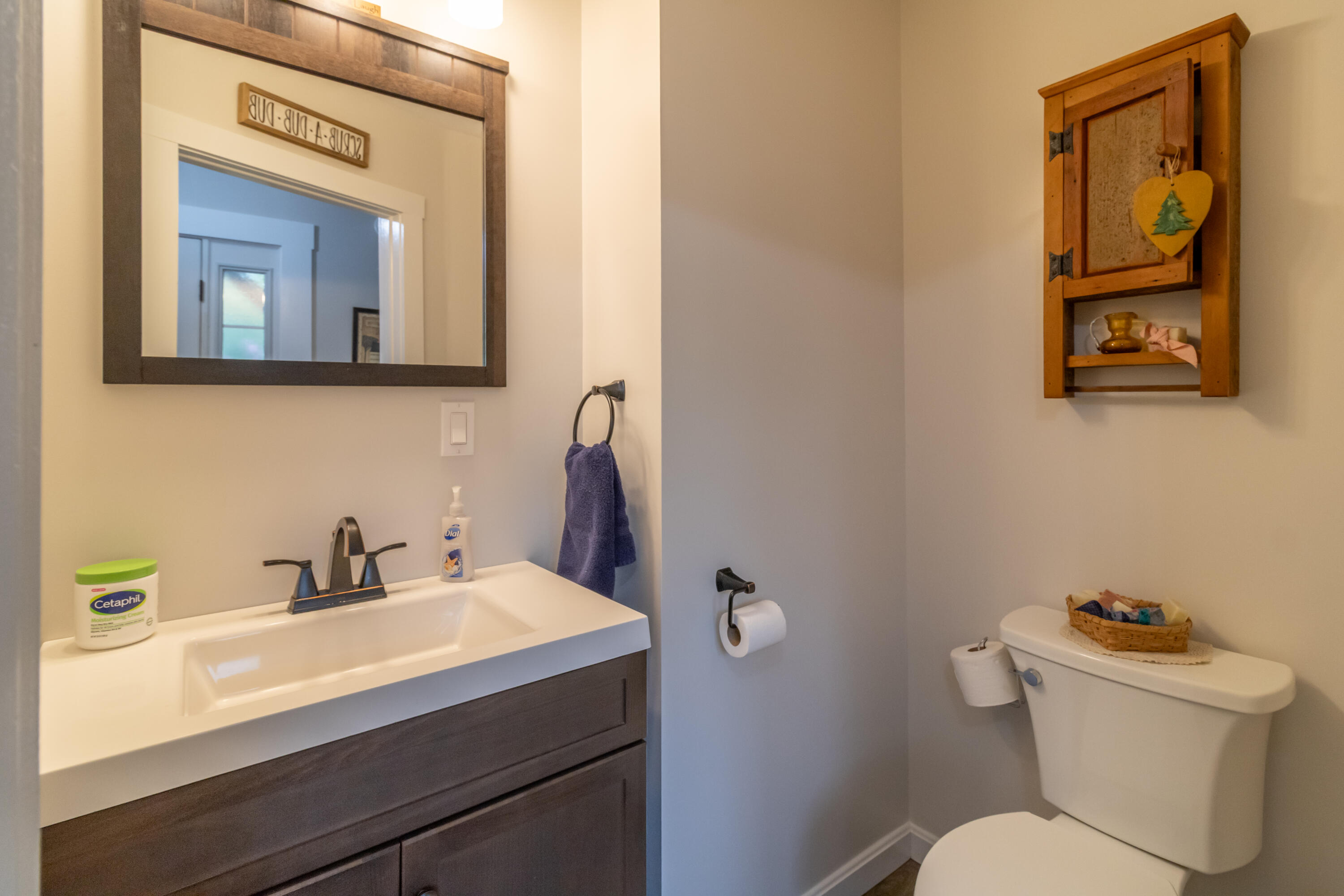593 North Chester Road Lincoln, ME 04457 - Photo 62 of 104 593 N Chester Road Interiors-20