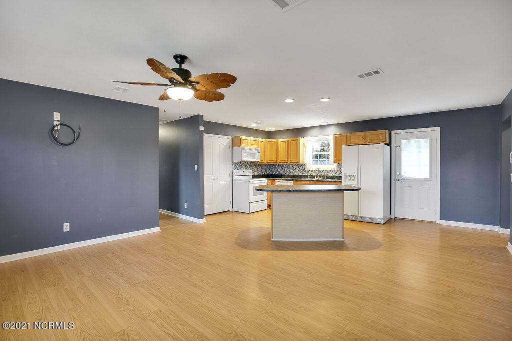 302 Burbank Road Wilmington, NC 28412 - Photo 11 of 30 302BurbankRoad-08
